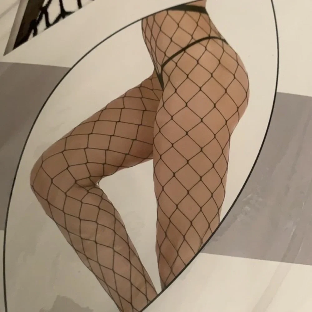 ARRUSA WOMANS BLACK FISHNET STOCKINGS